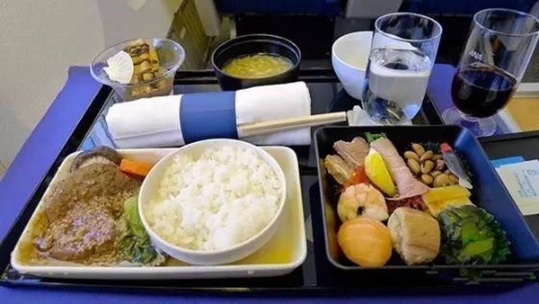 各國(guó)航空飛機(jī)餐大比拼